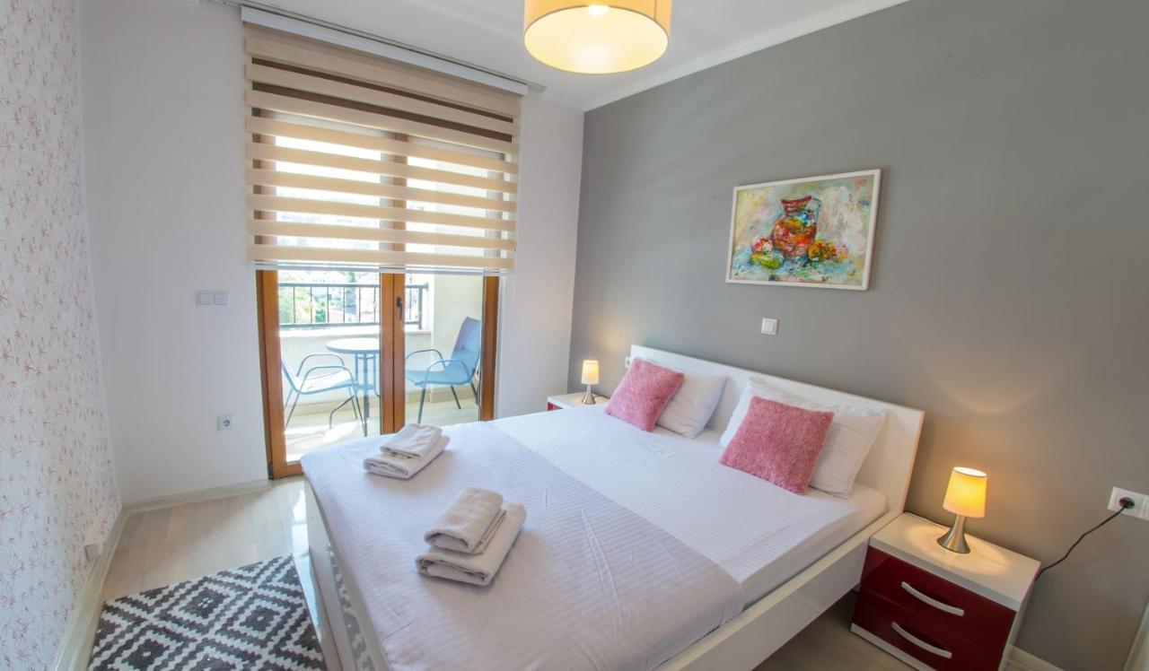 Apartment Light De Luxe - With Old Bridge View Мостар Екстериор снимка